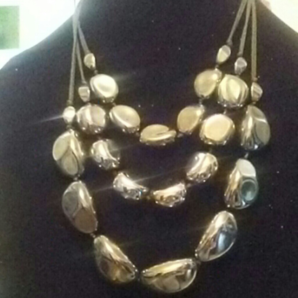 THREE TIERED HEMATITE COLORED NECKLACE